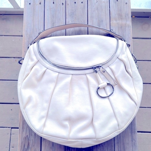 Stunning GUCCI Ivory Pebbled Calfskin Icon Bit Medium Shoulder Bag (EUC) - Picture 2 of 15